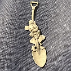 Disney Parks Pewter Minnie Mouse On Shovel Spoon Walt Disney VTG Plant Stake